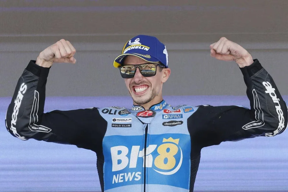 El piloto español de MotoGP Álex Márquez celebra su victoria tras la carrera de motoGP del Gran Premio de España de Motociclismo de 2026 celebrado en el circuito de Jerez-Angel Nieto en Jerez de la Frontera. EFE/ José Manuel Vidal